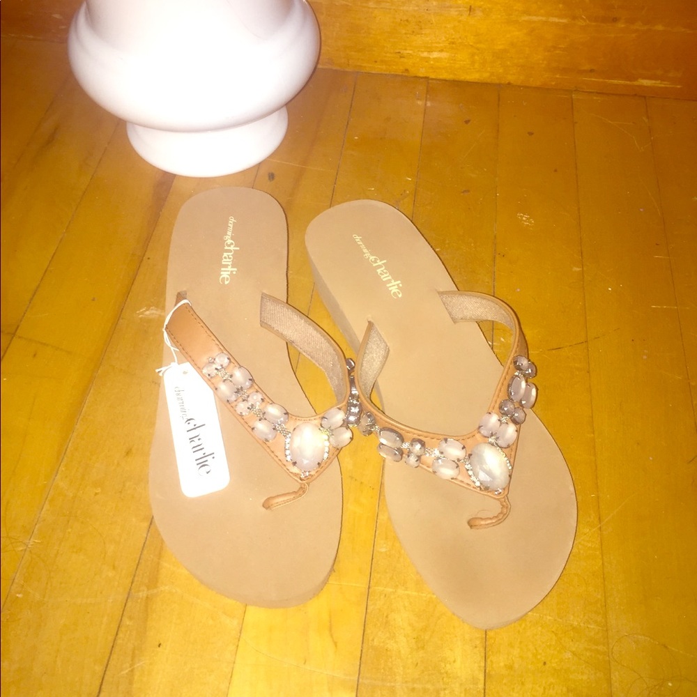 CC cute flip flops with heel